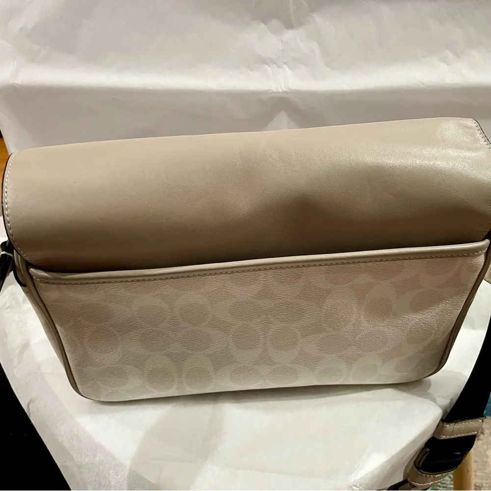 Coach Beige and Orange Messenger Bag - Picture 3 of 10